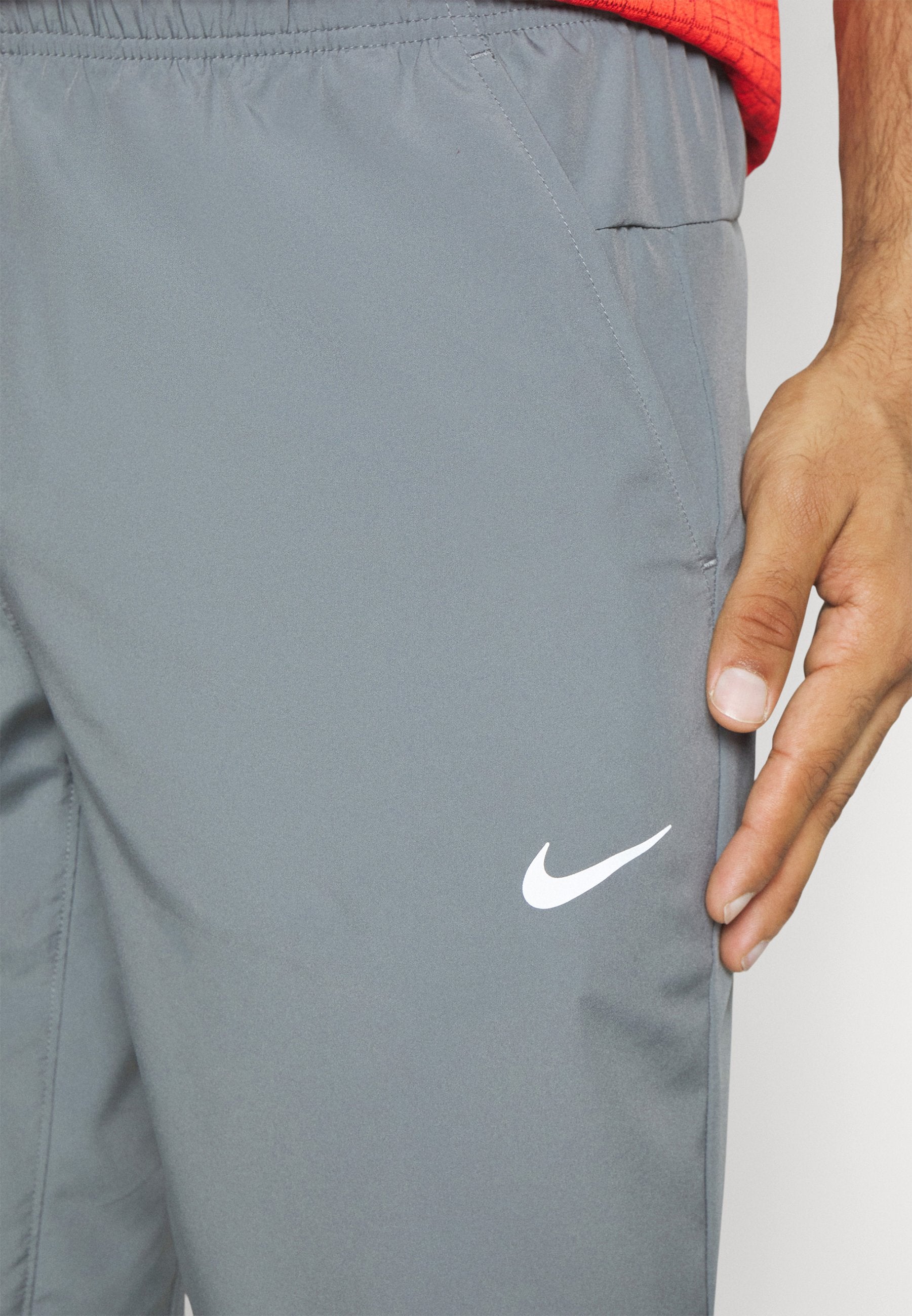 FORM - Trainingsbroek - smoke grey/black/reflective silver