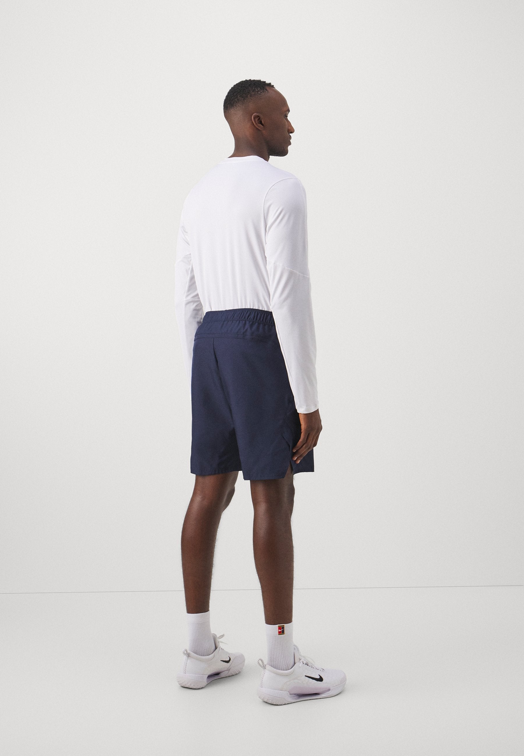 COURT VICTORY - Korte broeken - obsidian/white