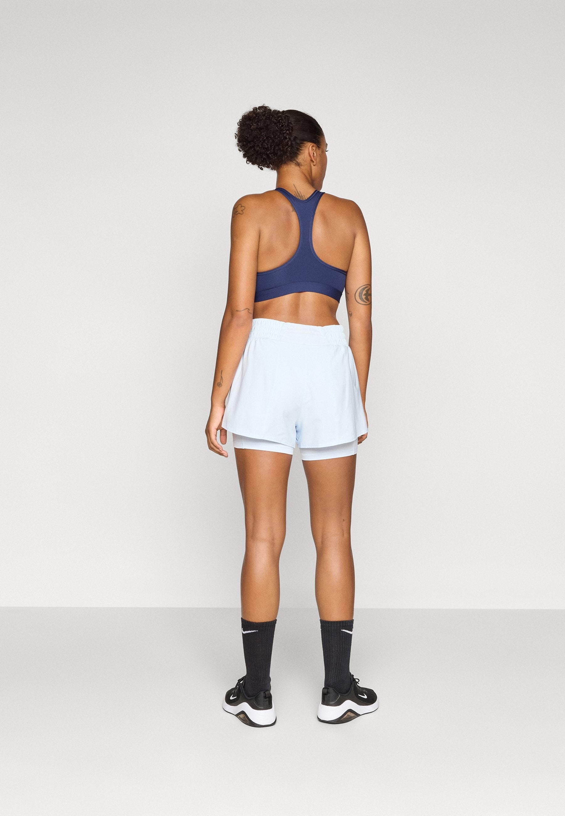 ONE SHORT - Korte broeken - blue tint