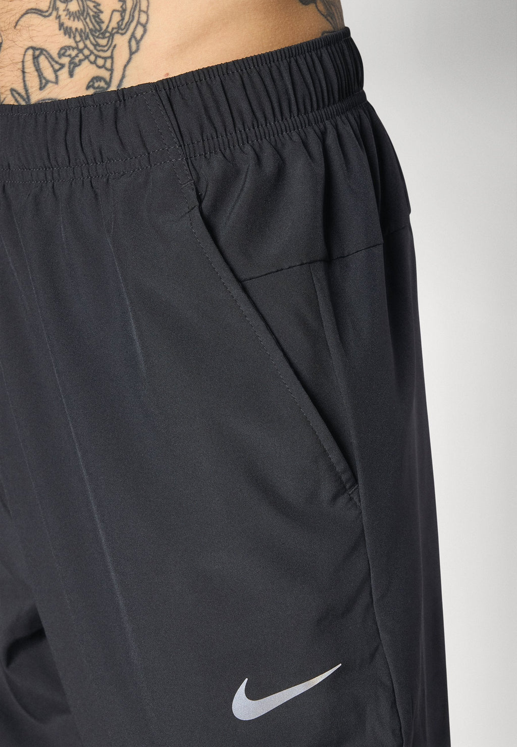 FORM - Trainingsbroek - black/reflective silver-coloured