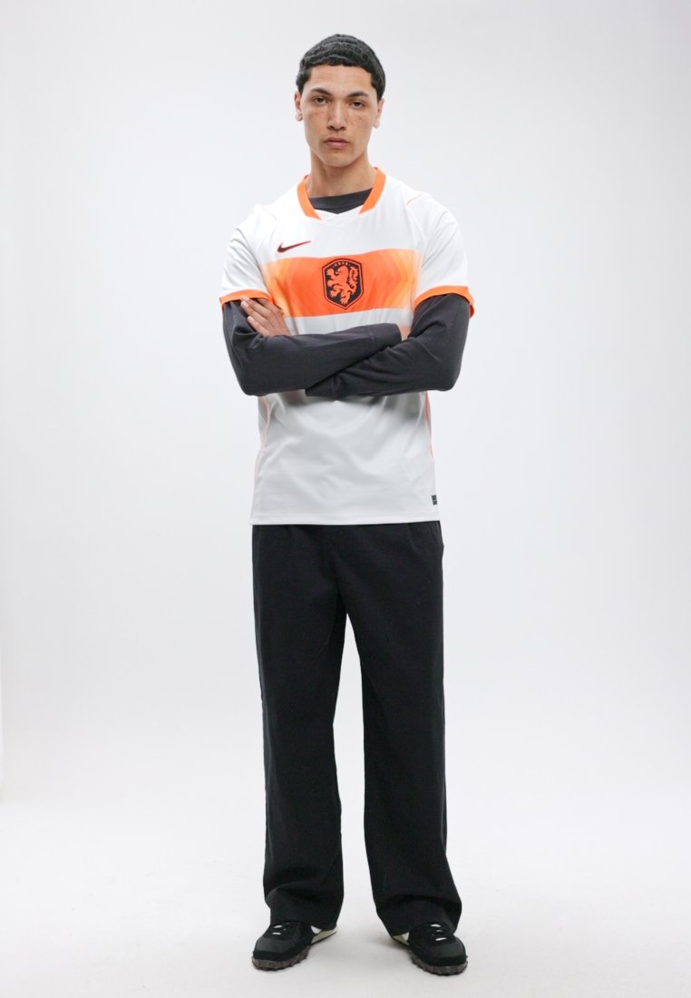 NETHERLANDS 2026/27 STADIUM AWAY  - Voetbalshirt - white/hyper crimson/black