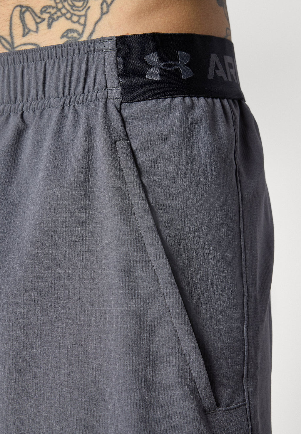 VANISH WOVEN - Korte broeken - castlerock/black