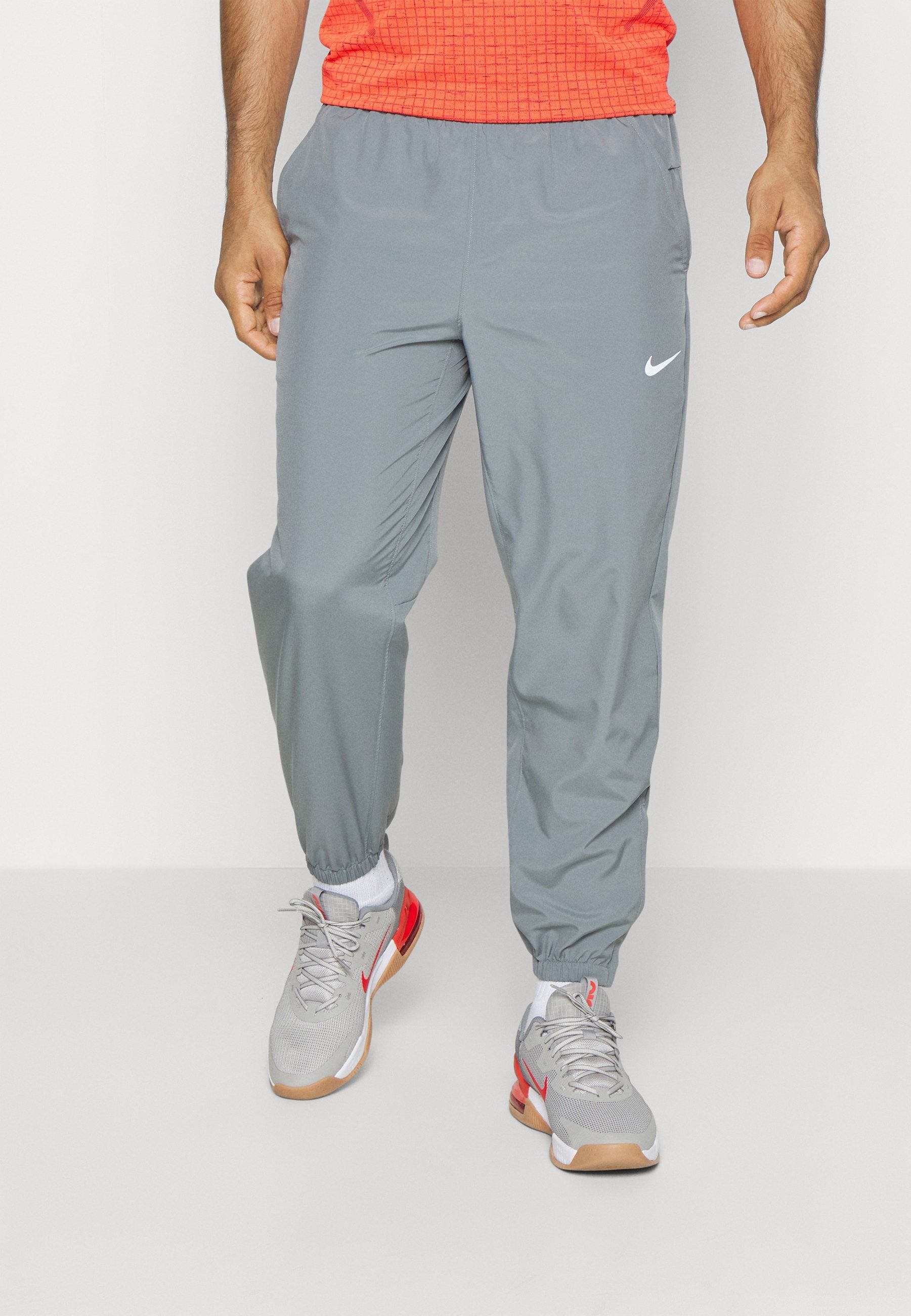 FORM - Trainingsbroek - smoke grey/black/reflective silver