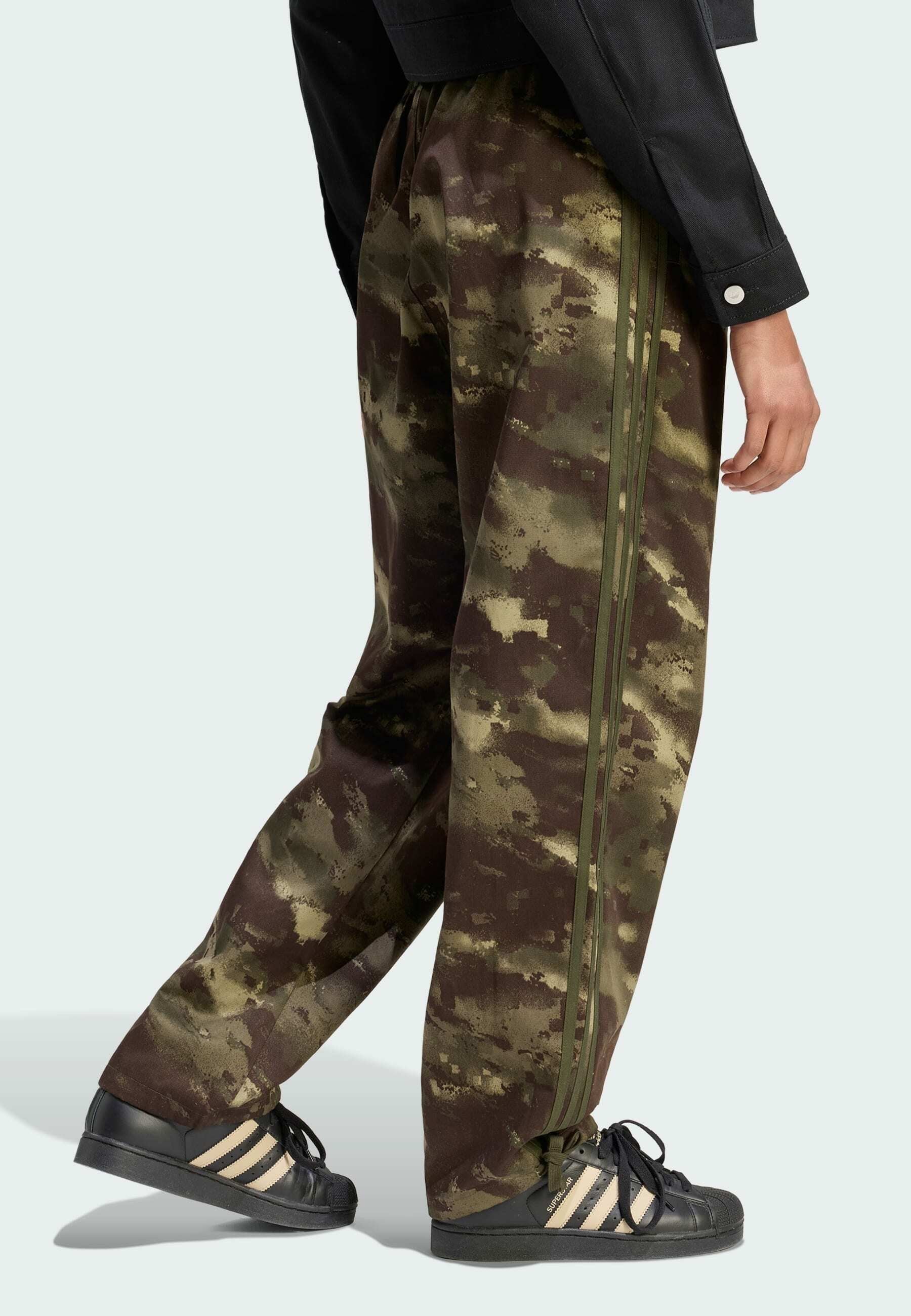 ADIDAS ORIGINALS CARGO PANT OVERSIZED - Broek - multicolor   night cargo