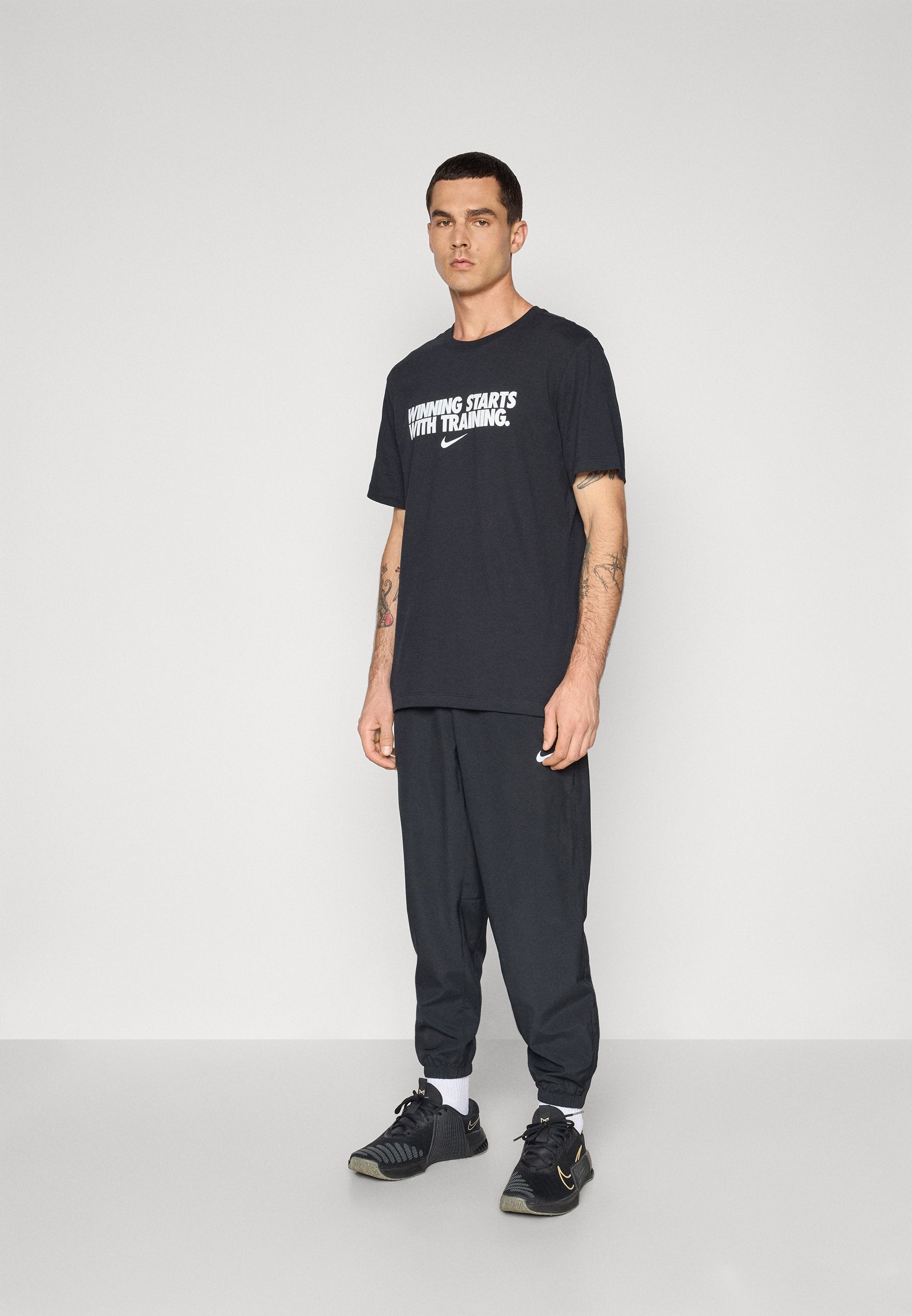 FORM - Trainingsbroek - black/reflective silver-coloured